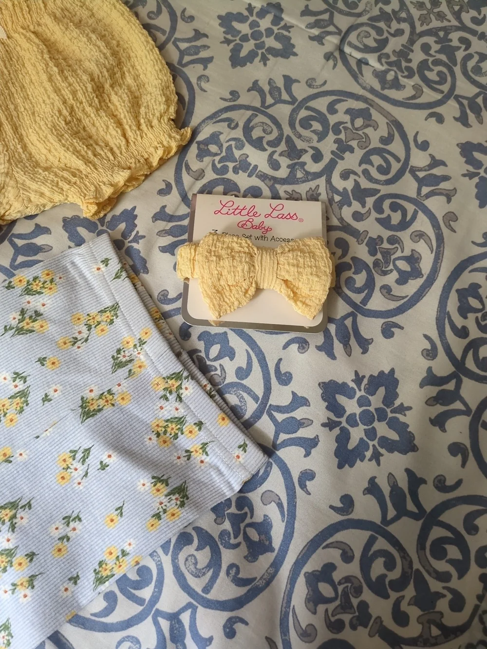 Little Lass 4 PC Yellow Ruffle Bloomer/Headband Set with Floral Leggings 3/6M
